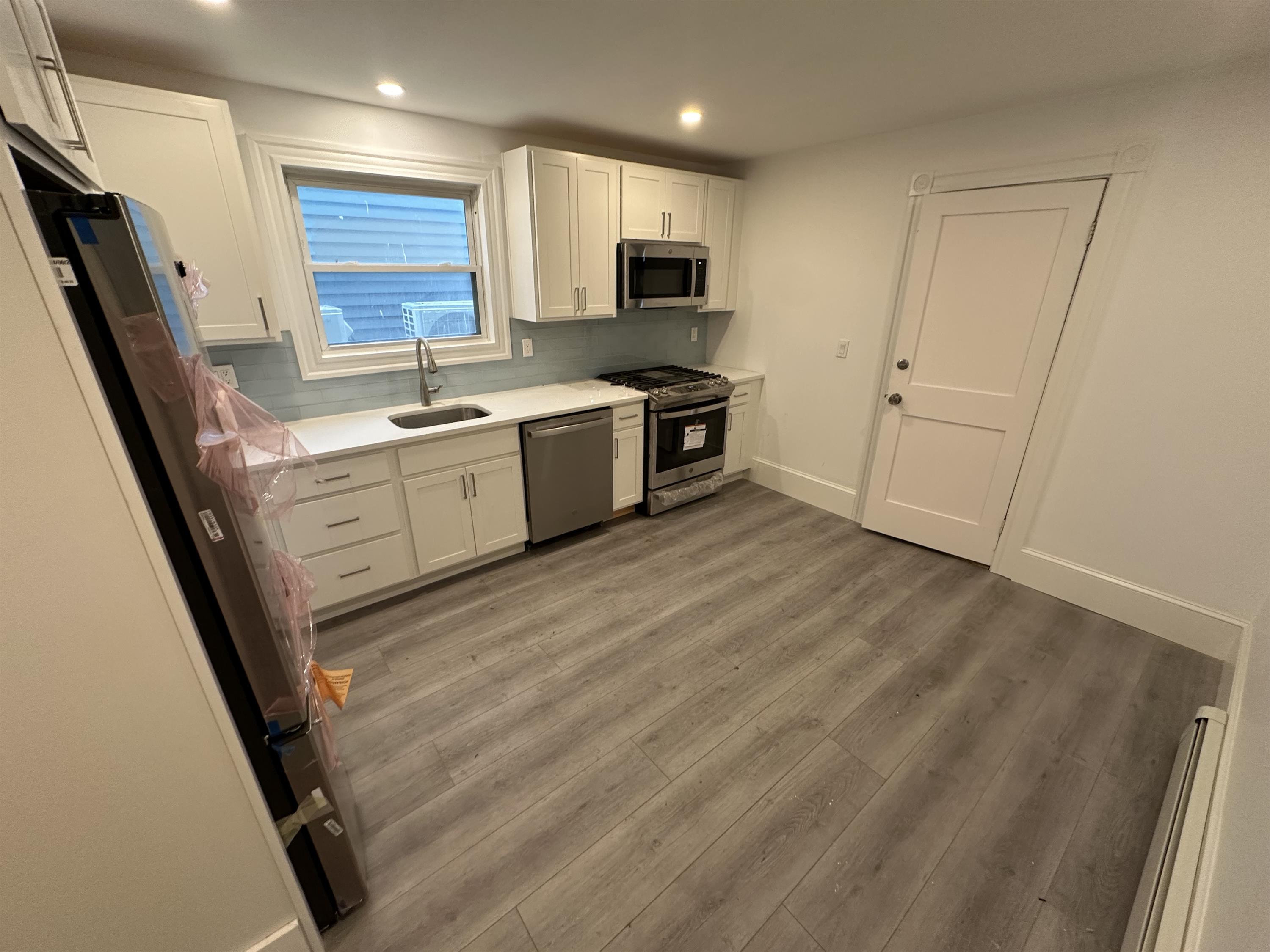 51 Custer St - 1